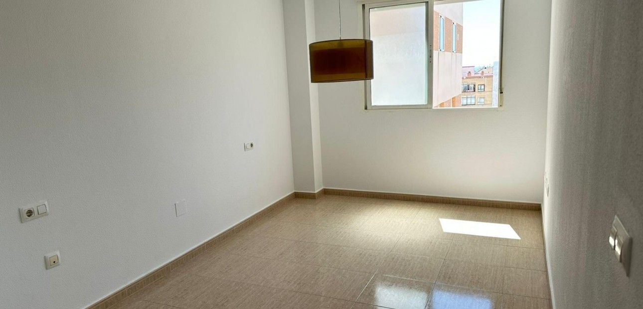 Herverkoop - Appartement / flat -
Torrevieja - Centro