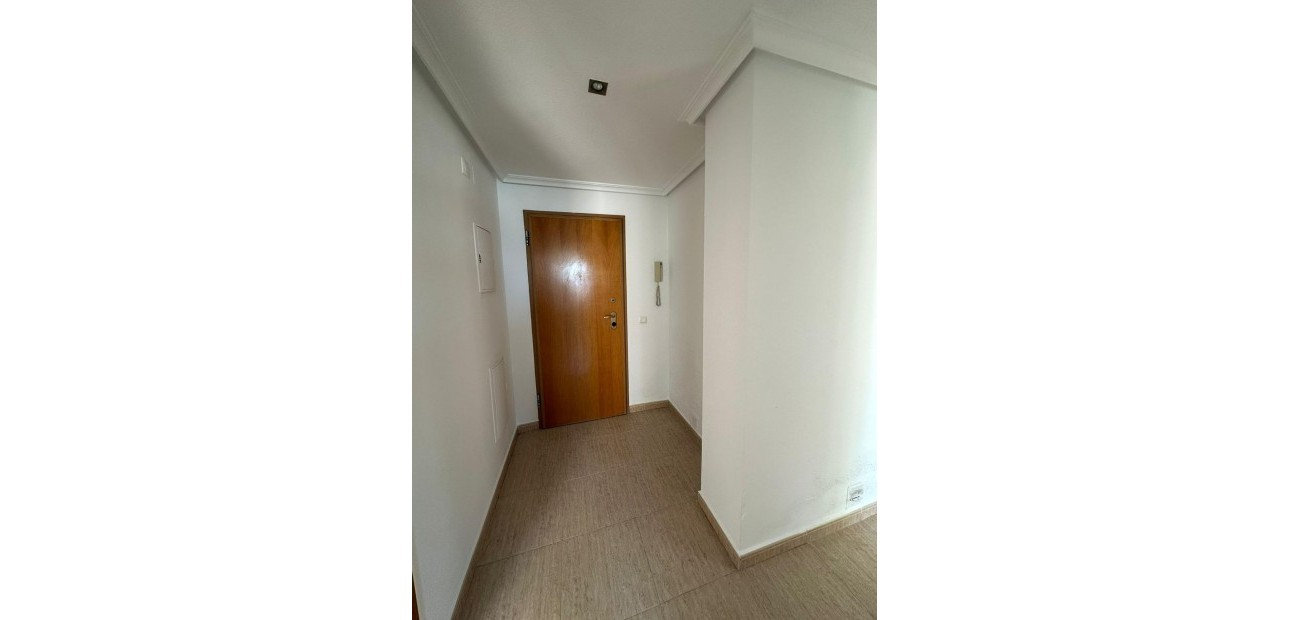 Herverkoop - Appartement / flat -
Torrevieja - Centro