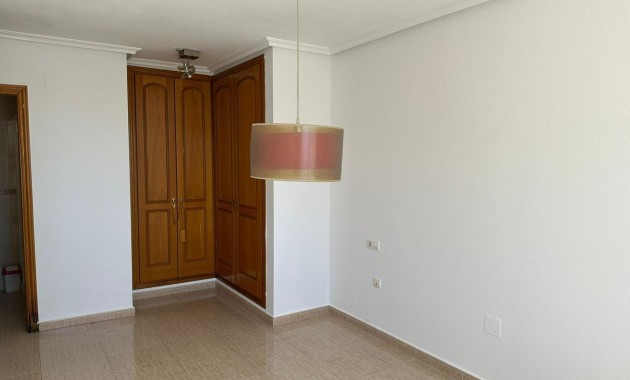 Herverkoop - Appartement / flat -
Torrevieja - Centro