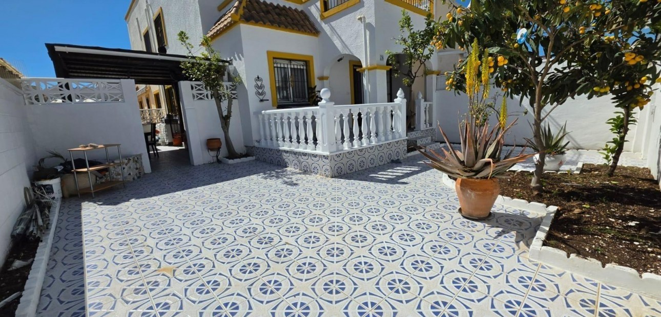 Herverkoop - Terraced house -
Torrevieja - Carrefour