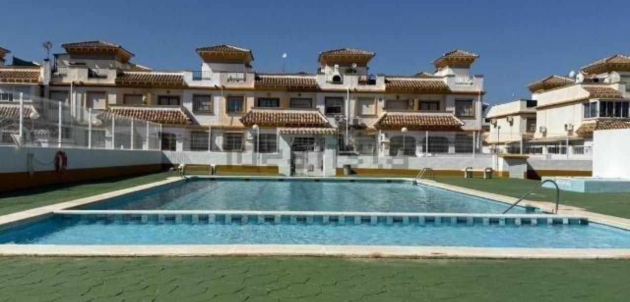 Herverkoop - Terraced house -
Torrevieja - Carrefour