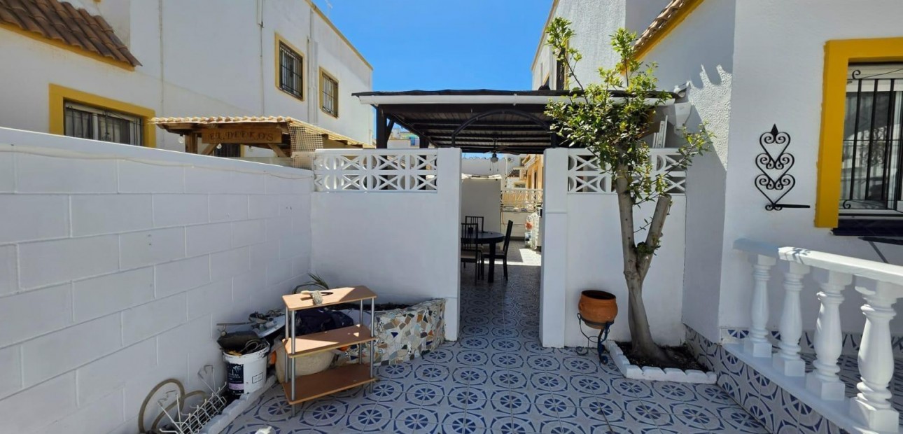 Herverkoop - Terraced house -
Torrevieja - Carrefour