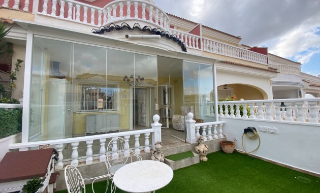 Herverkoop - Herenhuis -
Benijofar - Monte Azul