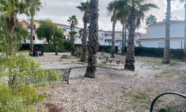 Herverkoop - Herenhuis -
Benijofar - Monte Azul