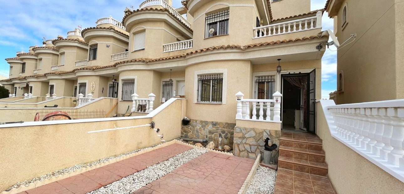 Herverkoop - Herenhuis -
Ciudad Quesada - Lo Marabu