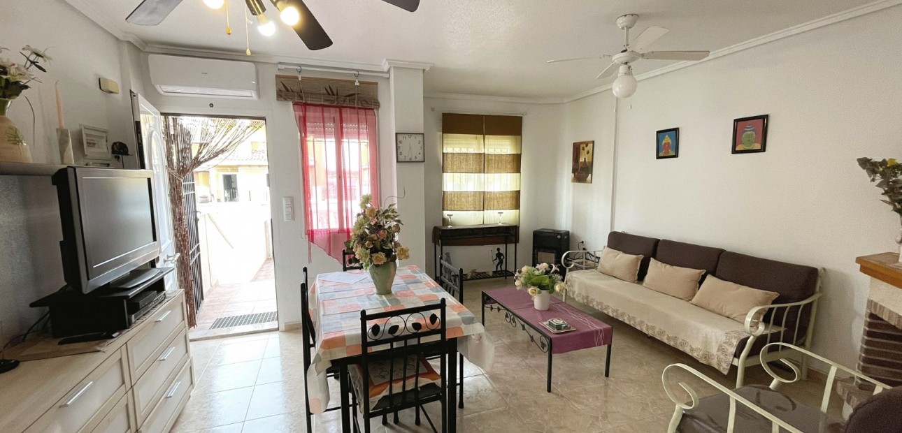 Herverkoop - Herenhuis -
Ciudad Quesada - Lo Marabu