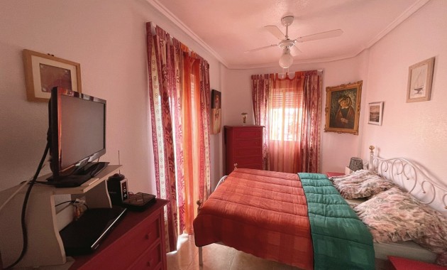 Herverkoop - Herenhuis -
Ciudad Quesada - Lo Marabu