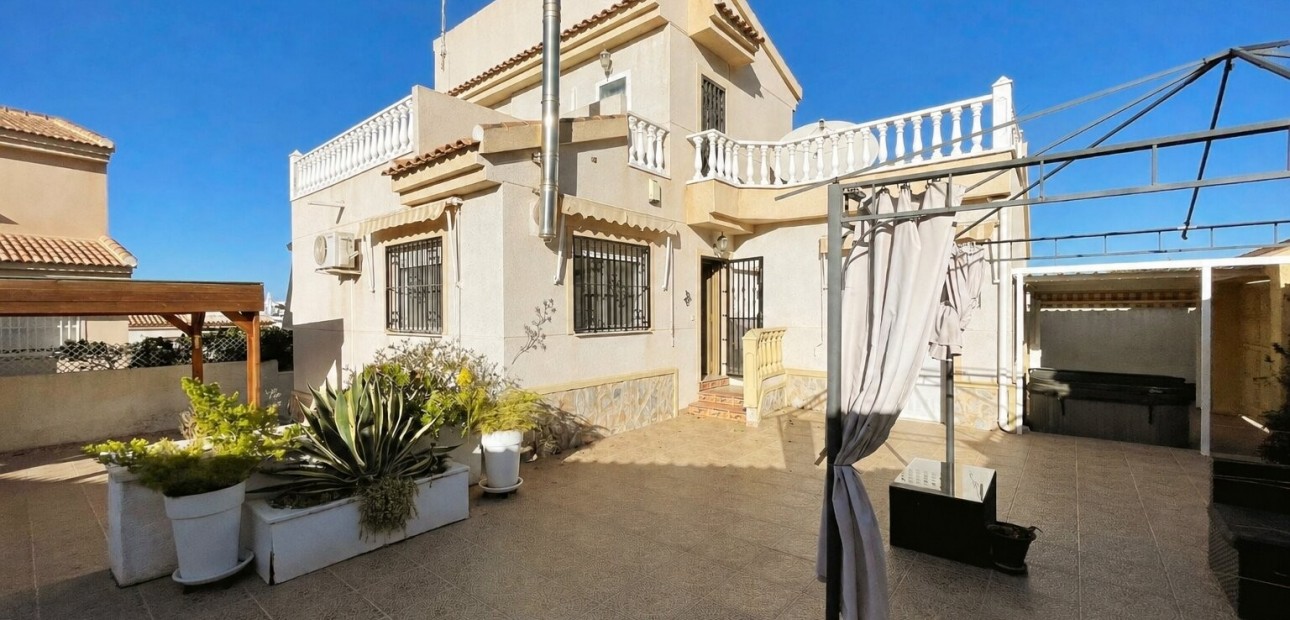 Herverkoop - Detached Villa -
Ciudad Quesada - Doña Pepa