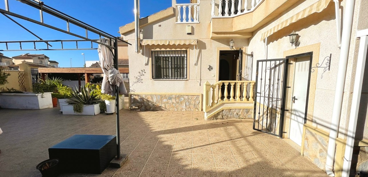 Herverkoop - Detached Villa -
Ciudad Quesada - Doña Pepa