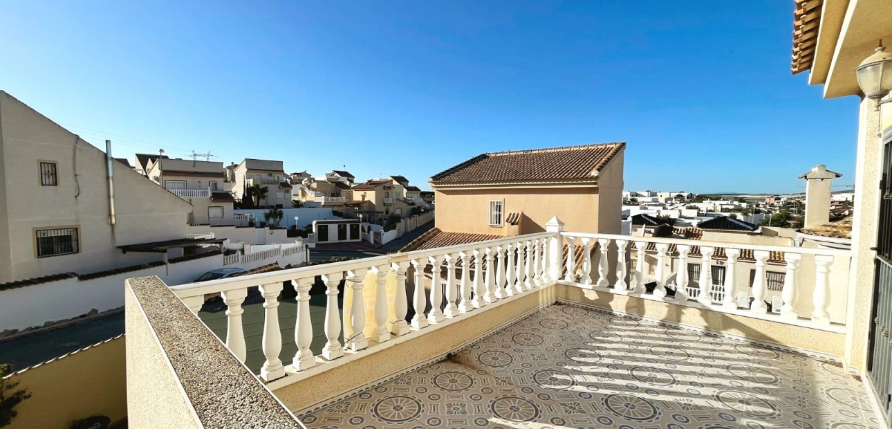 Herverkoop - Detached Villa -
Ciudad Quesada - Doña Pepa