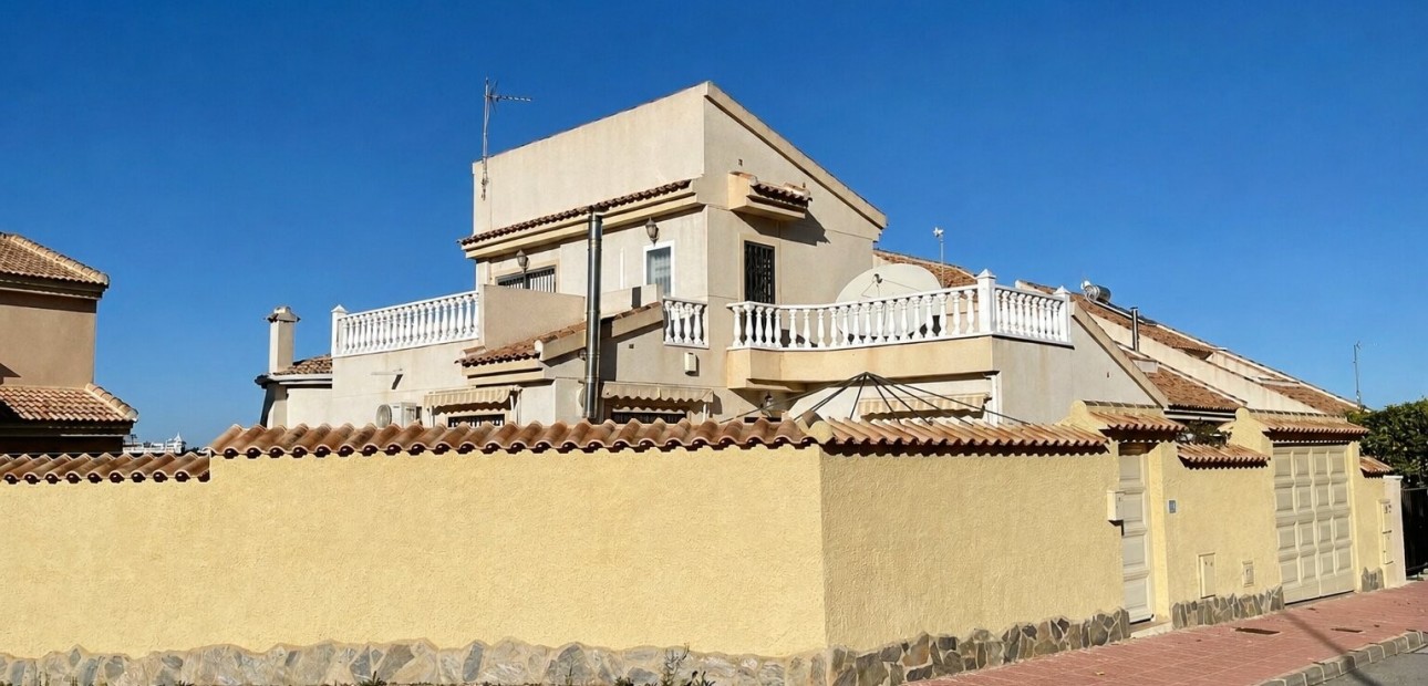 Herverkoop - Detached Villa -
Ciudad Quesada - Doña Pepa