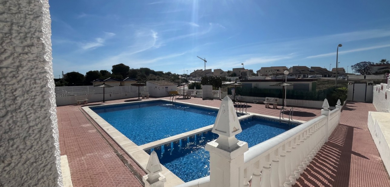 Herverkoop - Herenhuis -
Ciudad Quesada - La Marquesa Golf