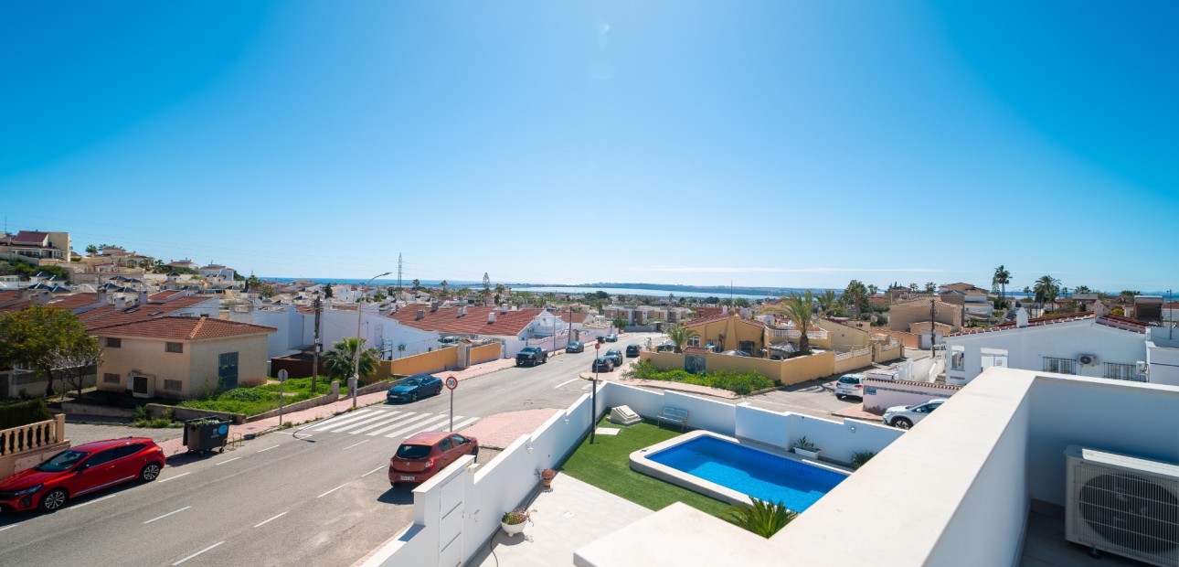 Herverkoop - Herenhuis -
Ciudad Quesada - Ciudad Quesada - Town