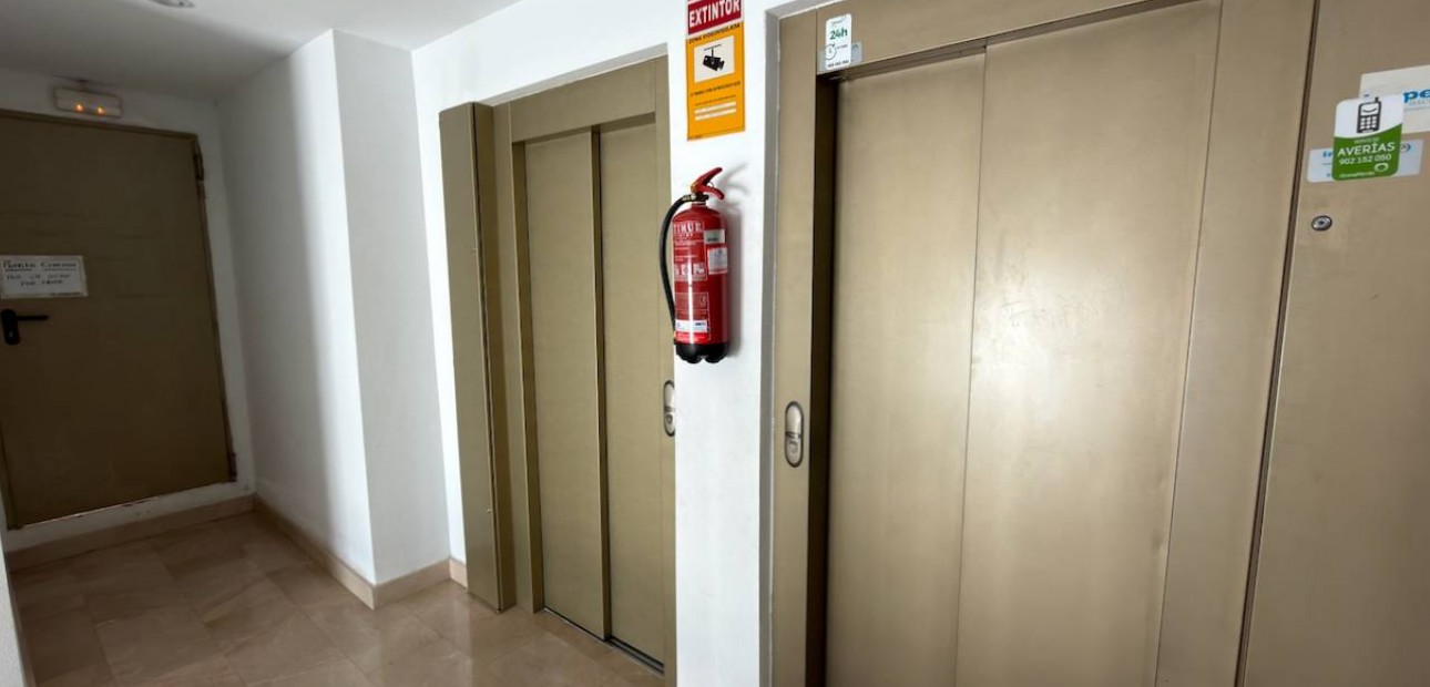 Herverkoop - Appartement / flat -
Almoradi - Almoradi - Town
