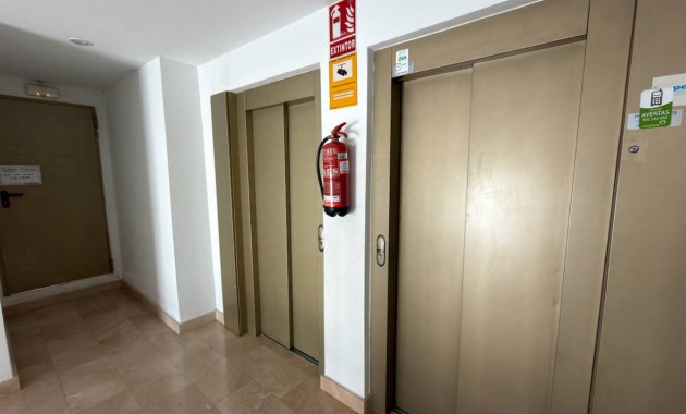 Herverkoop - Appartement / flat -
Almoradi - Almoradi - Town