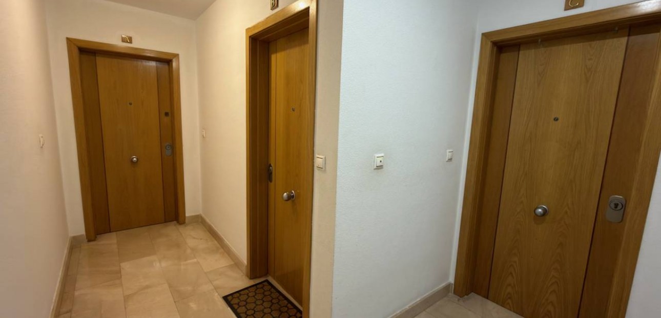 Herverkoop - Appartement / flat -
Almoradi - Almoradi - Town