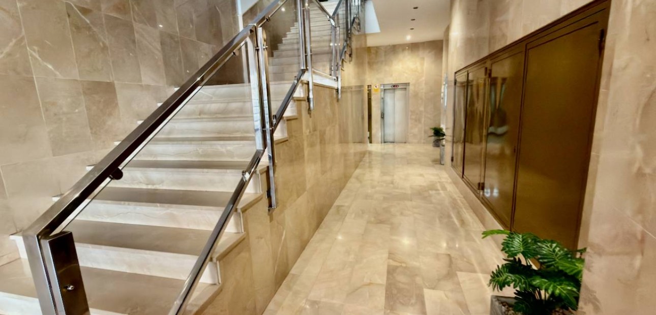Herverkoop - Appartement / flat -
Almoradi - Almoradi - Town