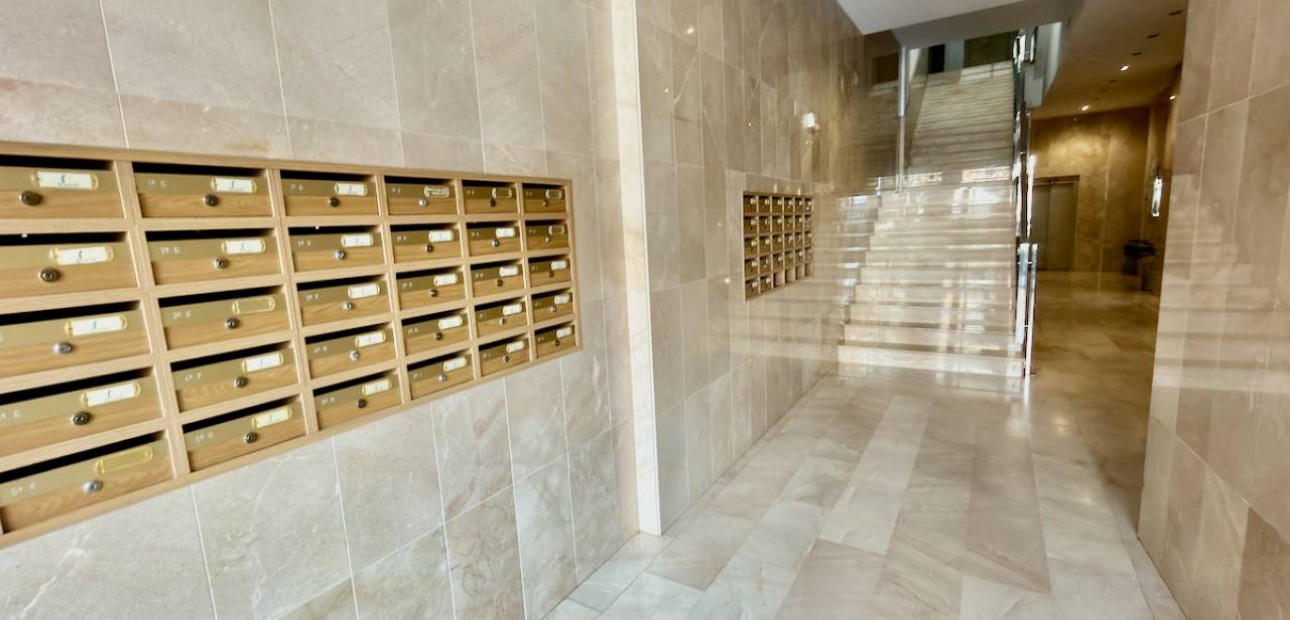 Herverkoop - Appartement / flat -
Almoradi - Almoradi - Town