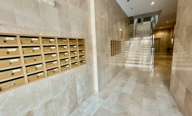 Herverkoop - Appartement / flat -
Almoradi - Almoradi - Town