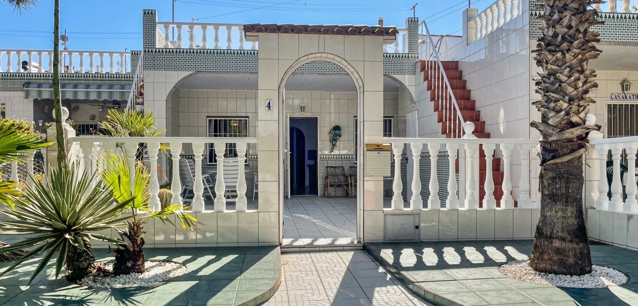 Herverkoop - Bungalow -
Torrevieja - Torreta Florida