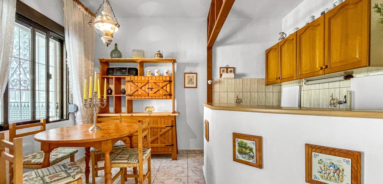 Herverkoop - Bungalow -
Torrevieja - Torreta Florida