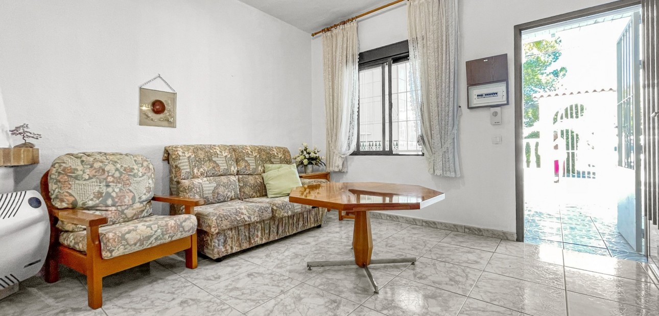 Herverkoop - Bungalow -
Torrevieja - Torreta Florida