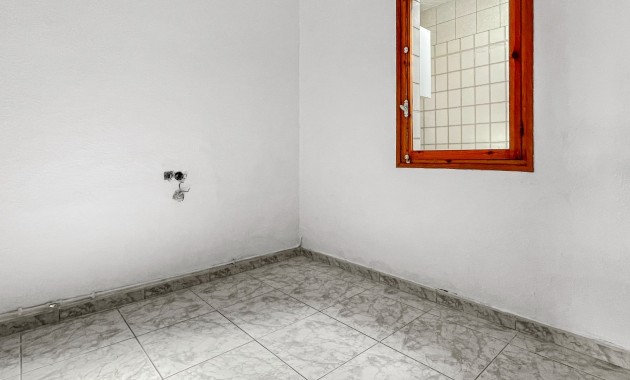 Herverkoop - Bungalow -
Torrevieja - Torreta Florida