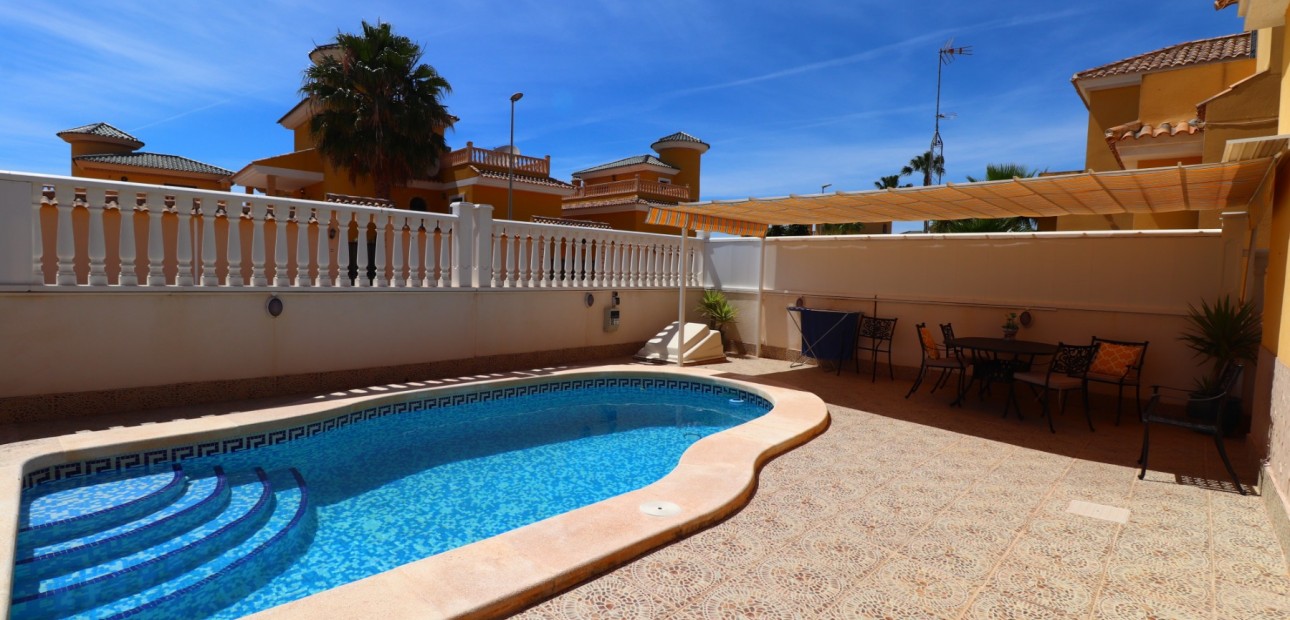 Herverkoop - Detached Villa -
Algorfa - Lo Crispin