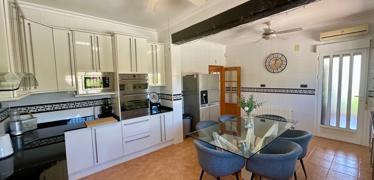 Herverkoop - Country Property -
Catral