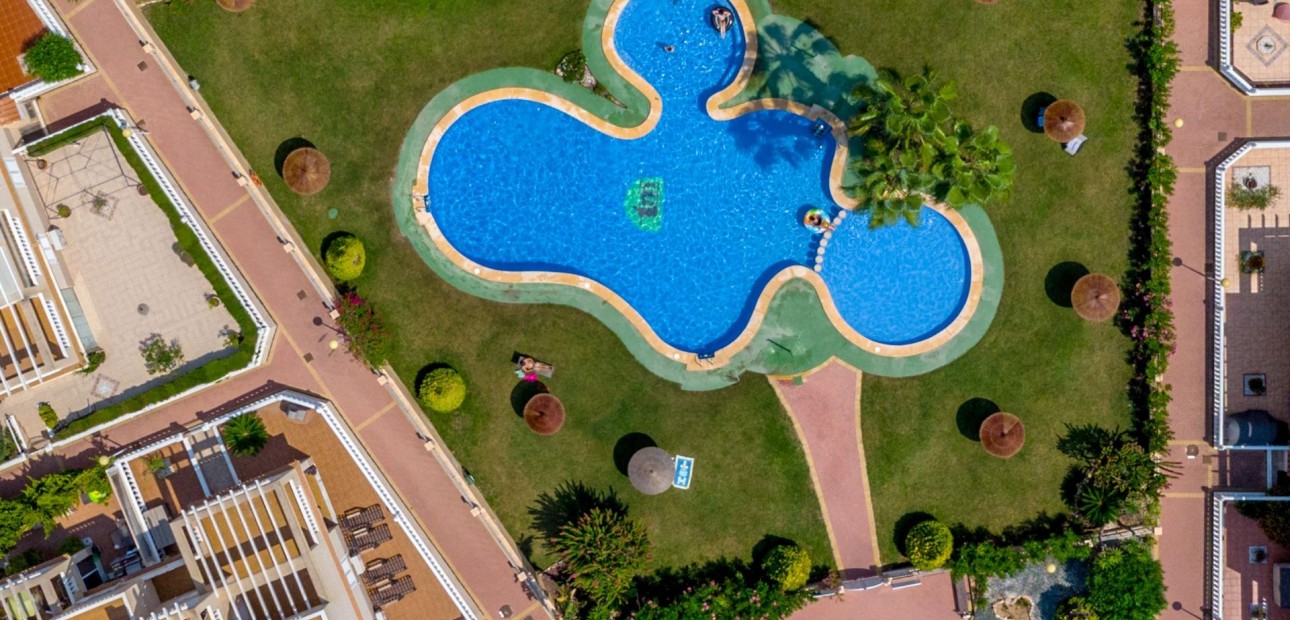 Herverkoop - Bungalow -
Orihuela Costa - Punta Prima