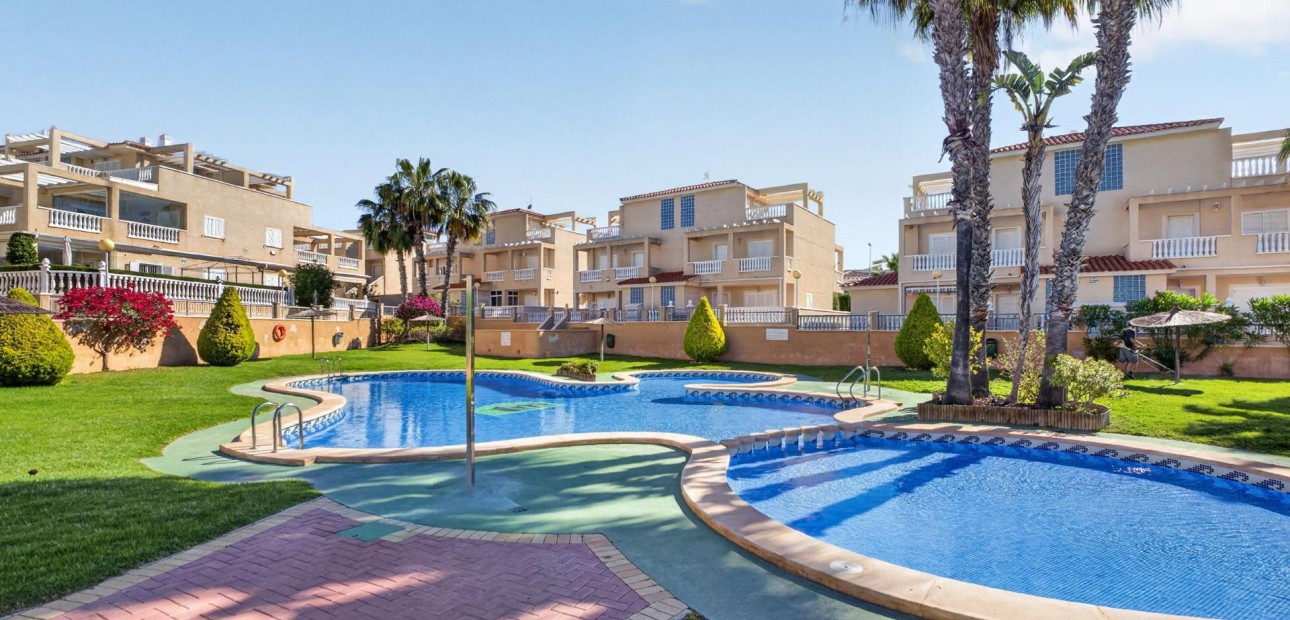 Herverkoop - Bungalow -
Orihuela Costa - Punta Prima
