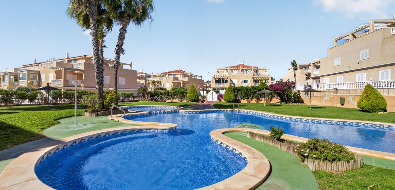 Herverkoop - Bungalow -
Orihuela Costa - Punta Prima