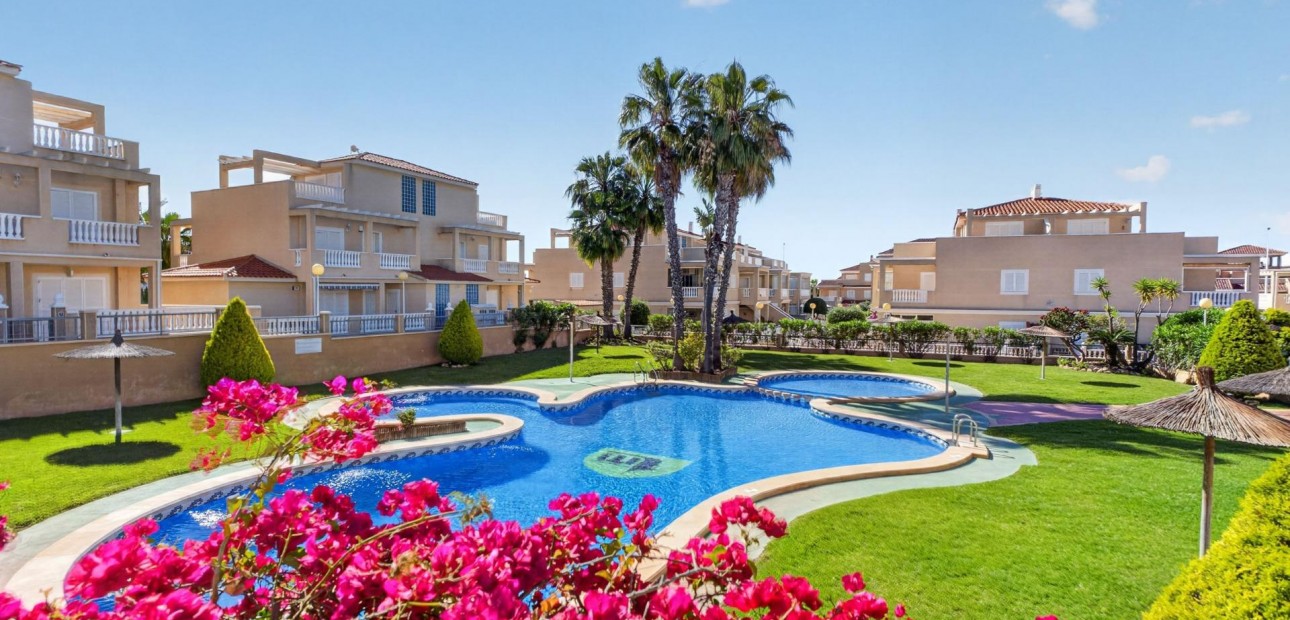 Herverkoop - Bungalow -
Orihuela Costa - Punta Prima
