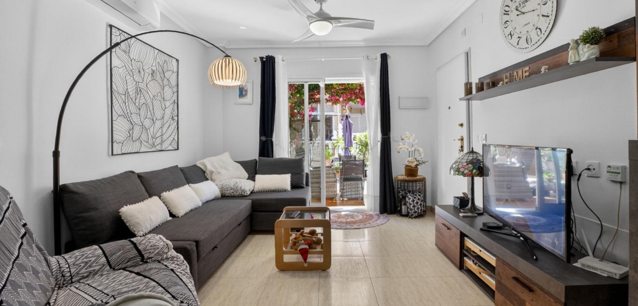 Herverkoop - Bungalow -
Orihuela Costa - Punta Prima