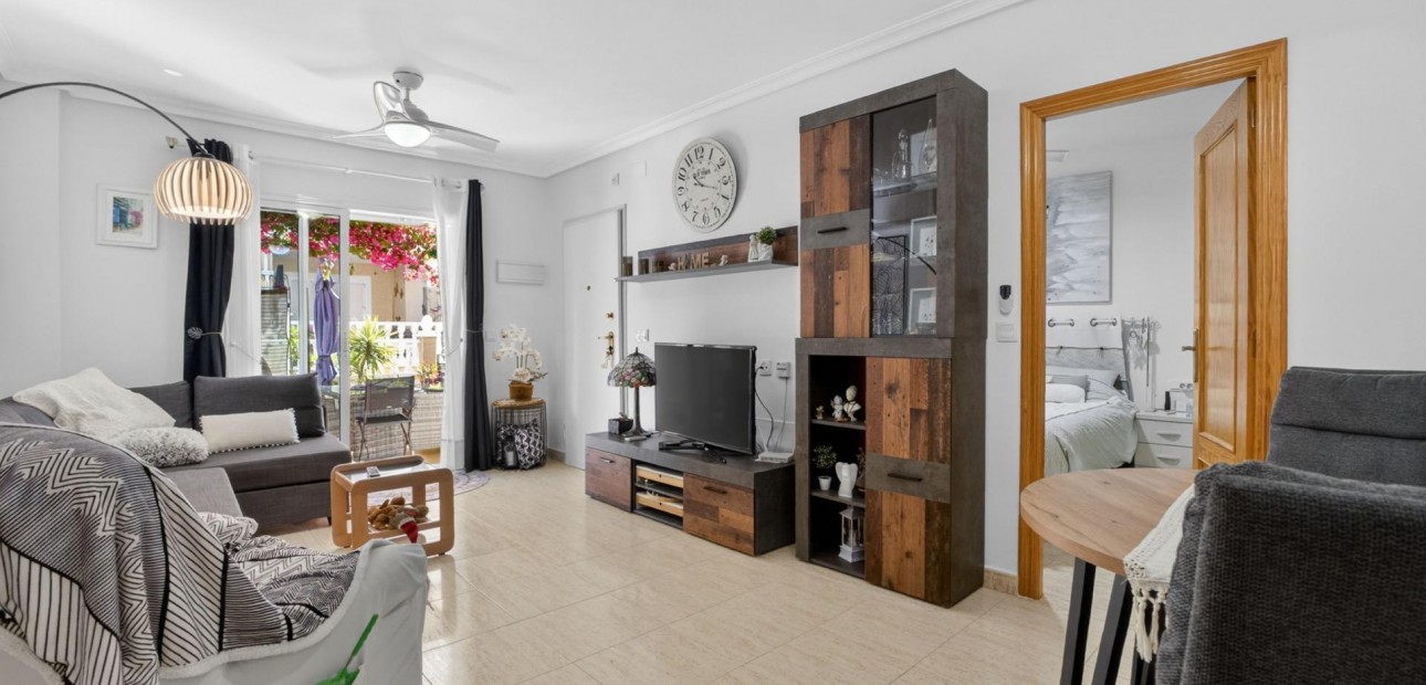 Herverkoop - Bungalow -
Orihuela Costa - Punta Prima