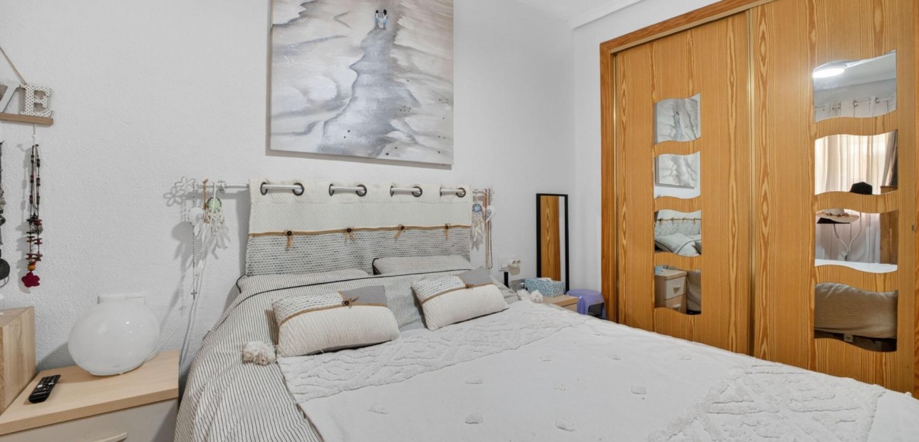 Herverkoop - Bungalow -
Orihuela Costa - Punta Prima