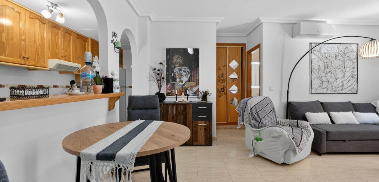 Herverkoop - Bungalow -
Orihuela Costa - Punta Prima