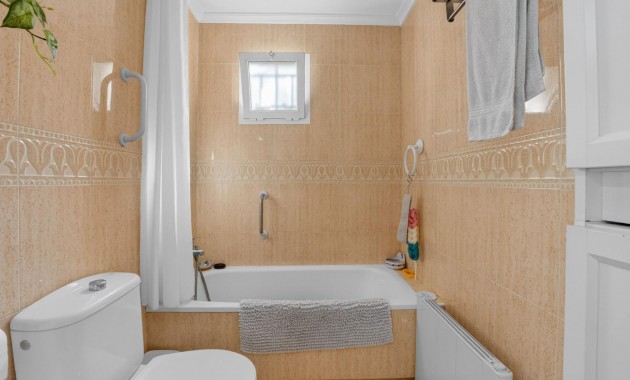 Herverkoop - Bungalow -
Orihuela Costa - Punta Prima
