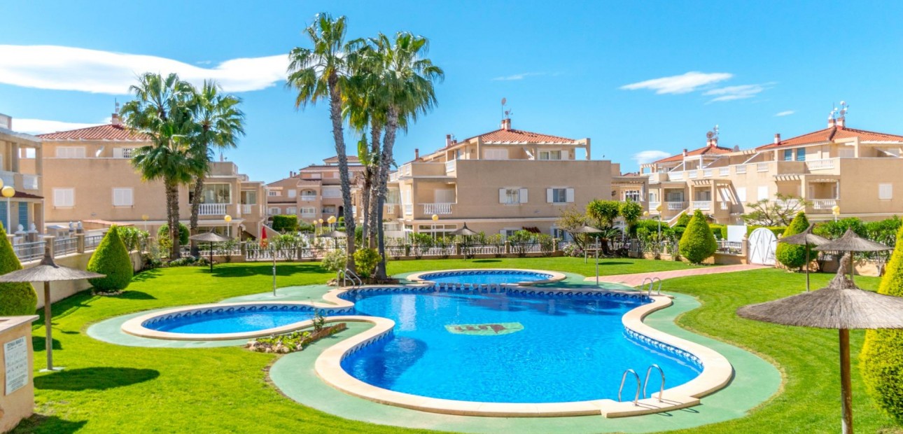 Herverkoop - Bungalow -
Orihuela Costa - Punta Prima