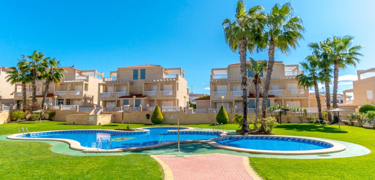 Herverkoop - Bungalow -
Orihuela Costa - Punta Prima