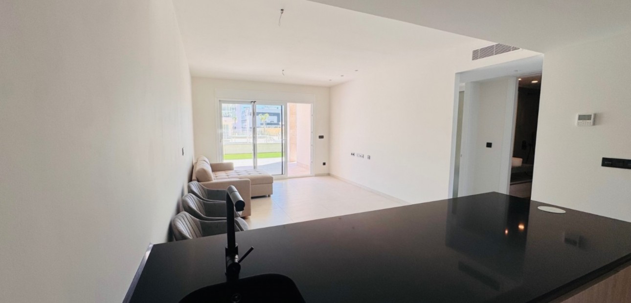 Venta - Apartamento / piso -
Guardamar del Segura - El Raso