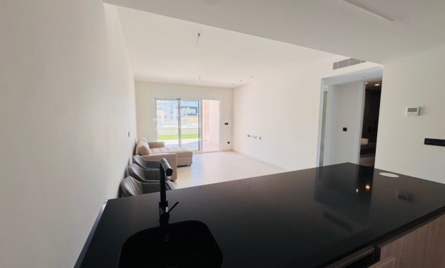 Venta - Apartamento / piso -
Guardamar del Segura - El Raso