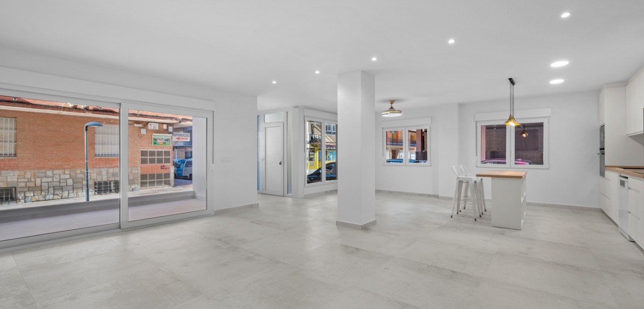 Herverkoop - Appartement / flat -
Torrevieja - Playa del Acequión