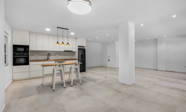 Herverkoop - Appartement / flat -
Torrevieja - Playa del Acequión