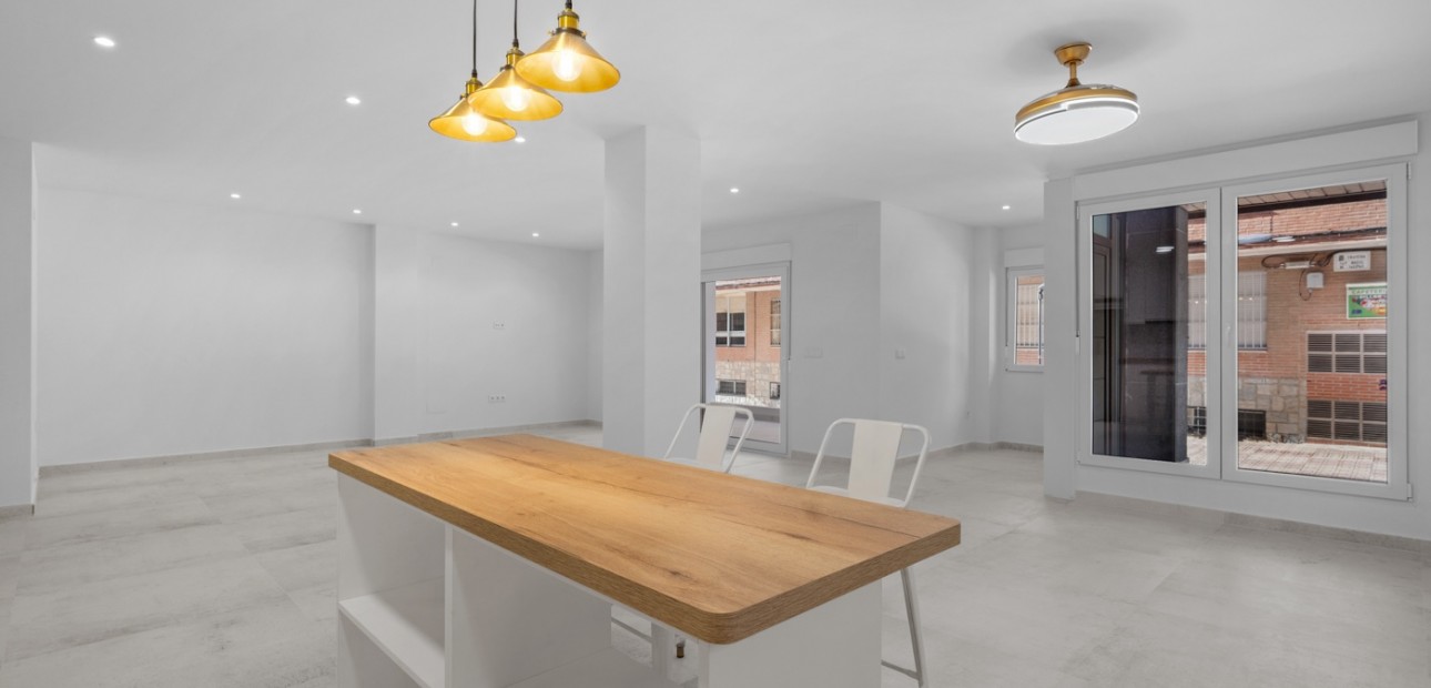 Herverkoop - Appartement / flat -
Torrevieja - Playa del Acequión