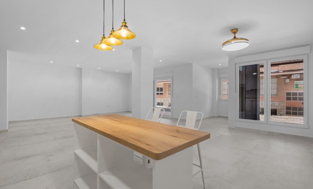 Herverkoop - Appartement / flat -
Torrevieja - Playa del Acequión