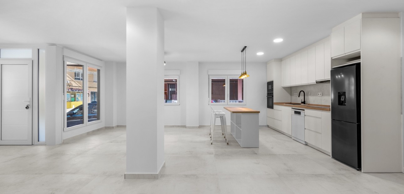 Herverkoop - Appartement / flat -
Torrevieja - Playa del Acequión