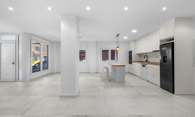 Herverkoop - Appartement / flat -
Torrevieja - Playa del Acequión