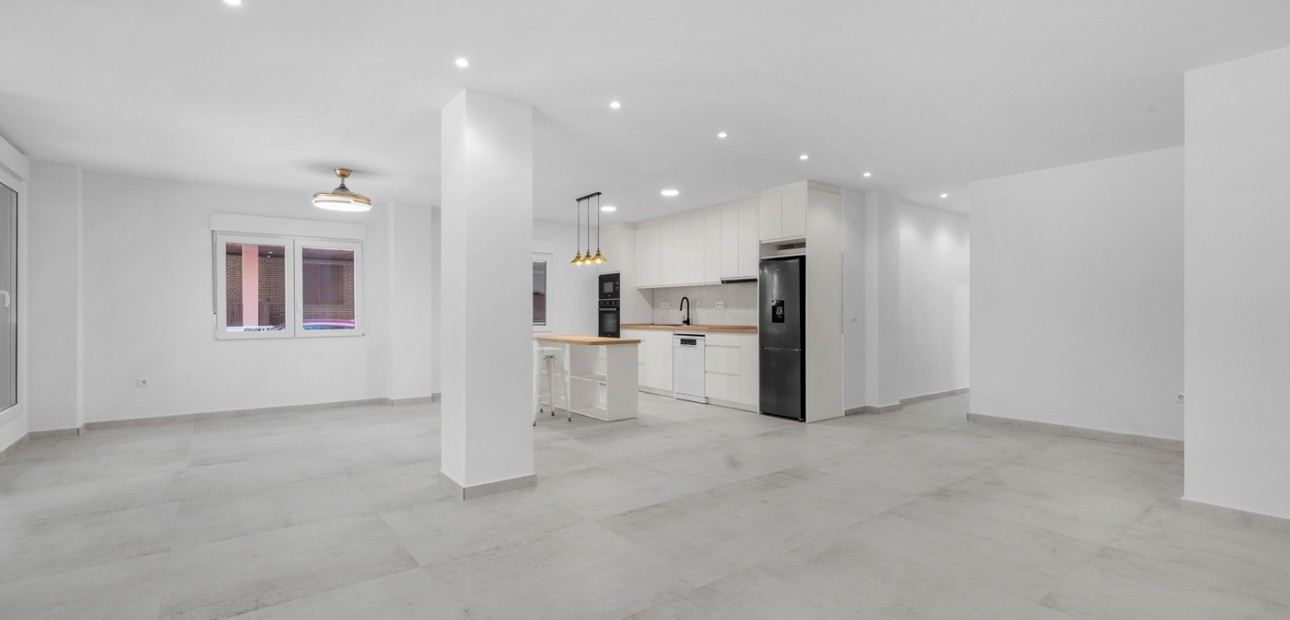 Herverkoop - Appartement / flat -
Torrevieja - Playa del Acequión