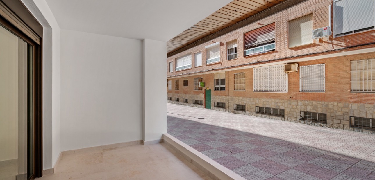Herverkoop - Appartement / flat -
Torrevieja - Playa del Acequión